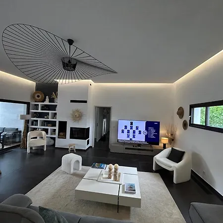 Villa Juliana - Step-free With Pool Lecci