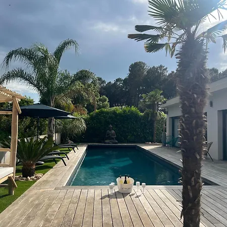 Juliana - Step-free With Pool Villa Lecci